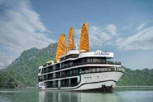 Holidays to Halong Bay aboard La Regina Halong Bay cruises